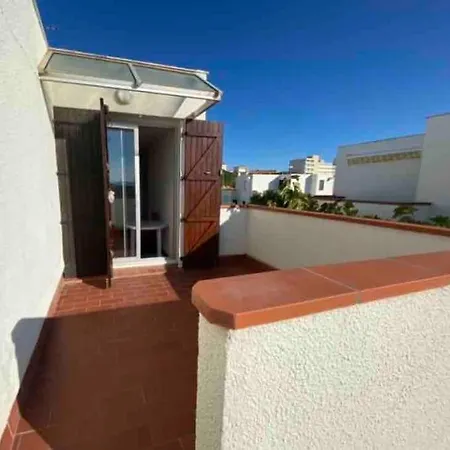Renove A 150 M De La Apartment