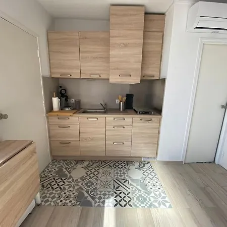 Renove A 150 M De La Apartment