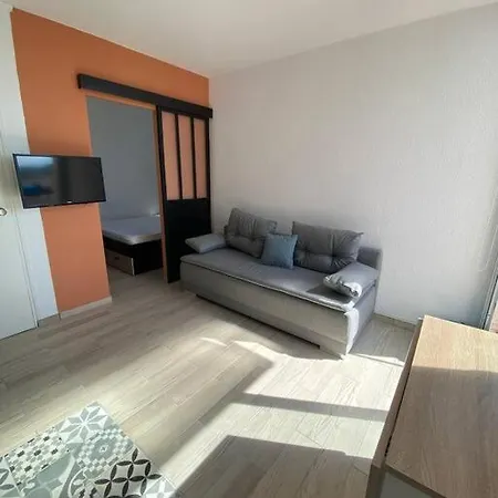 Renove A 150 M De La Apartment *